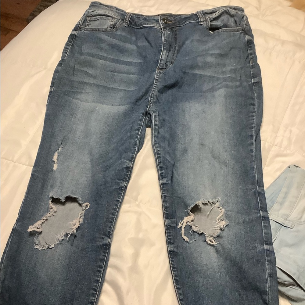 Forever 21 distressed raw hem jeans size 18
